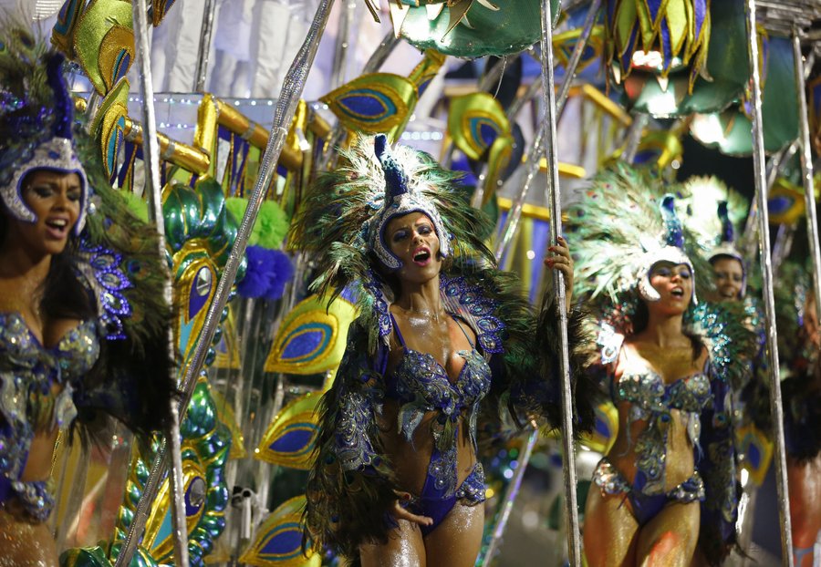 Города Бразилии начали отменять карнавал из-за экономического кризиса